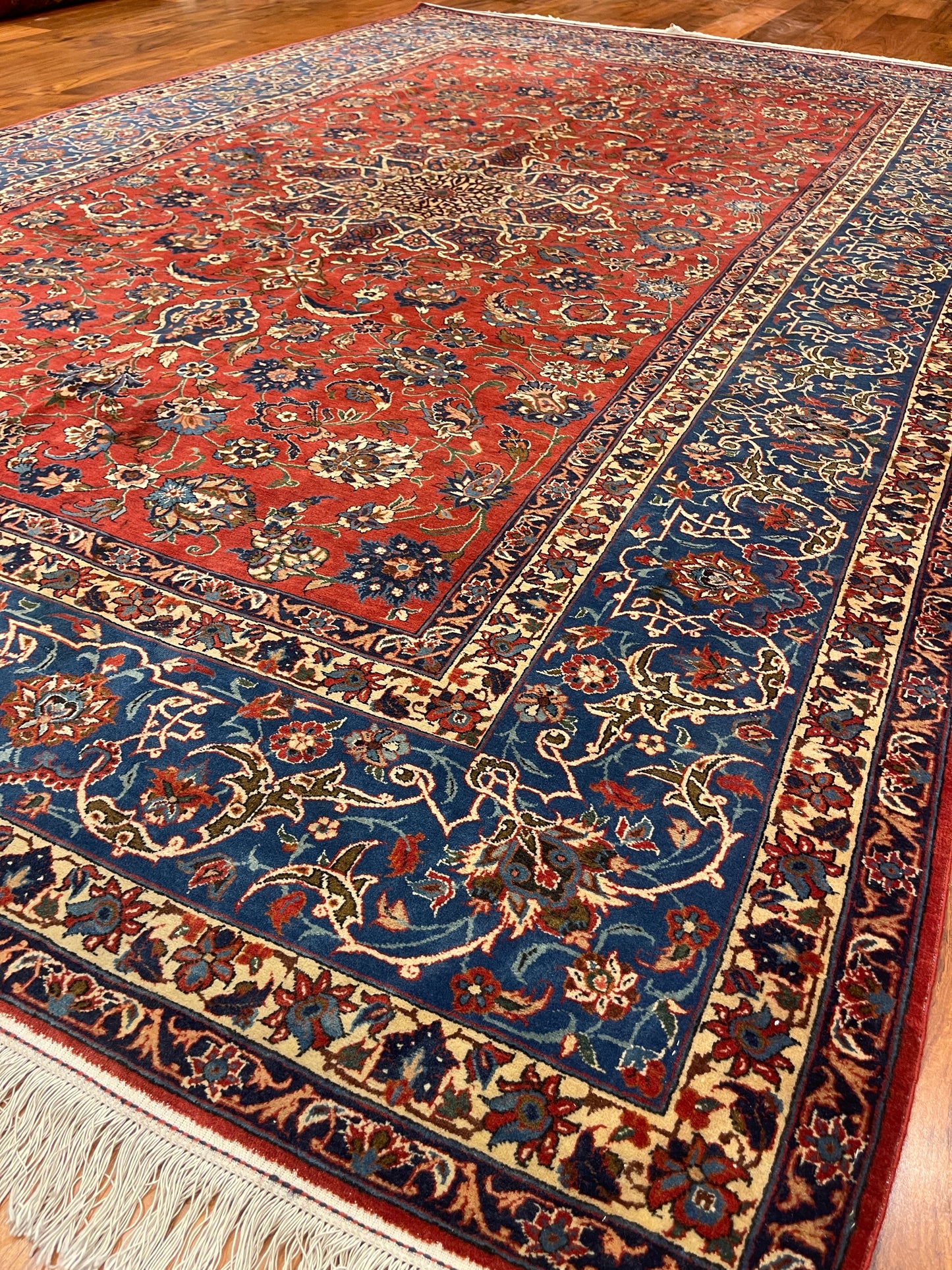 LUXURY ANTIQUE