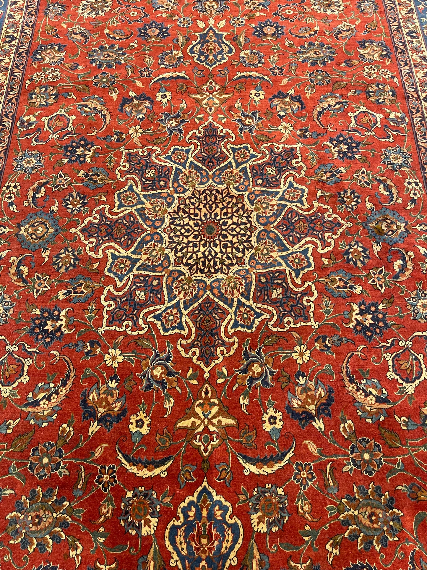 LUXURY ANTIQUE