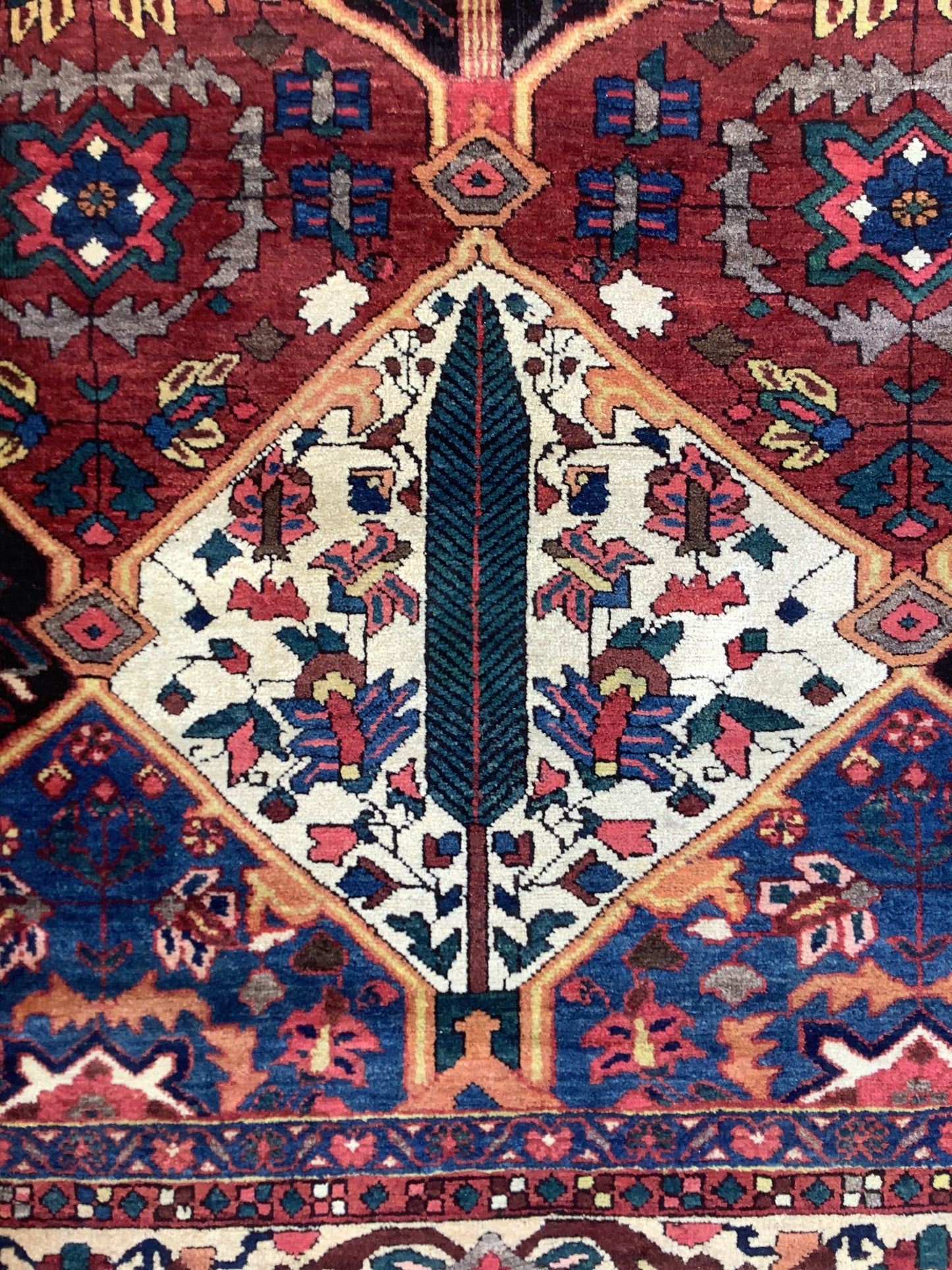 MAJESTIC ANTIQUE BAKHTIARI GARDEN