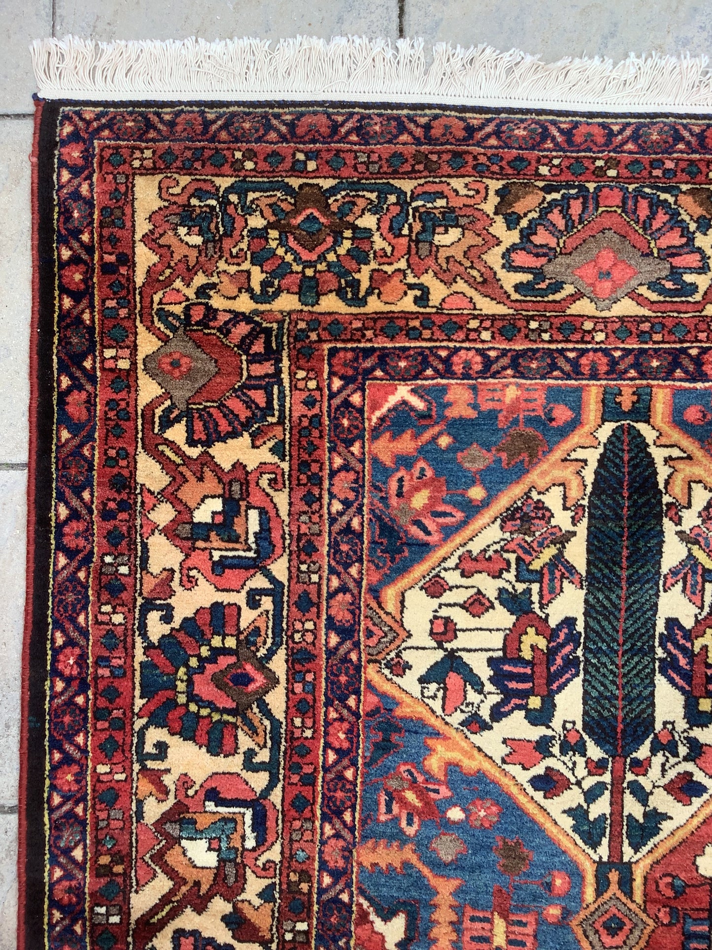 MAJESTIC ANTIQUE BAKHTIARI GARDEN