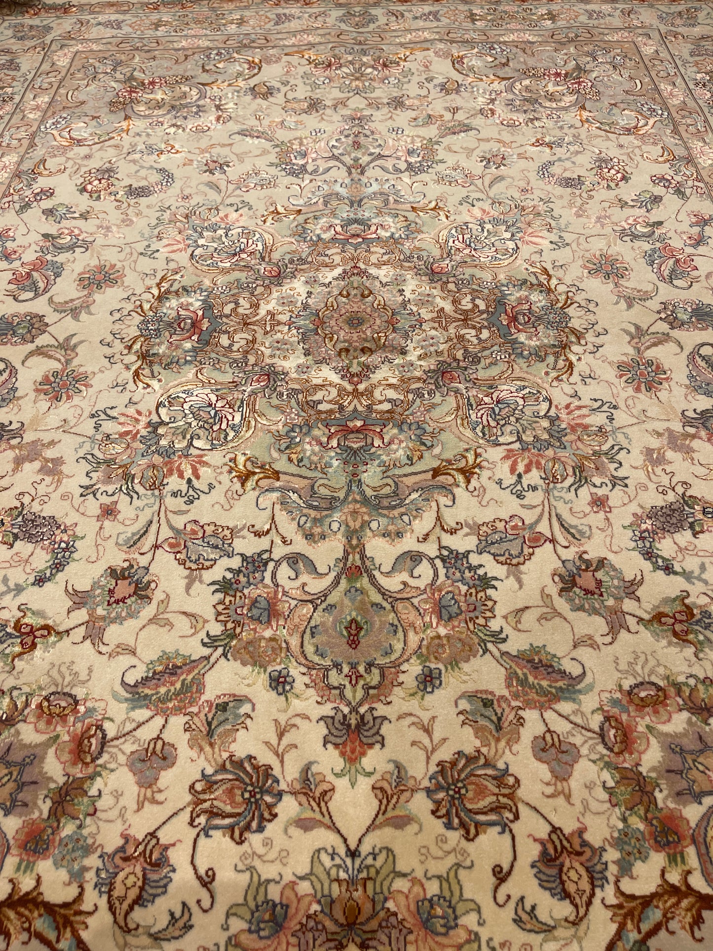 NOVINFAR ON SILK
