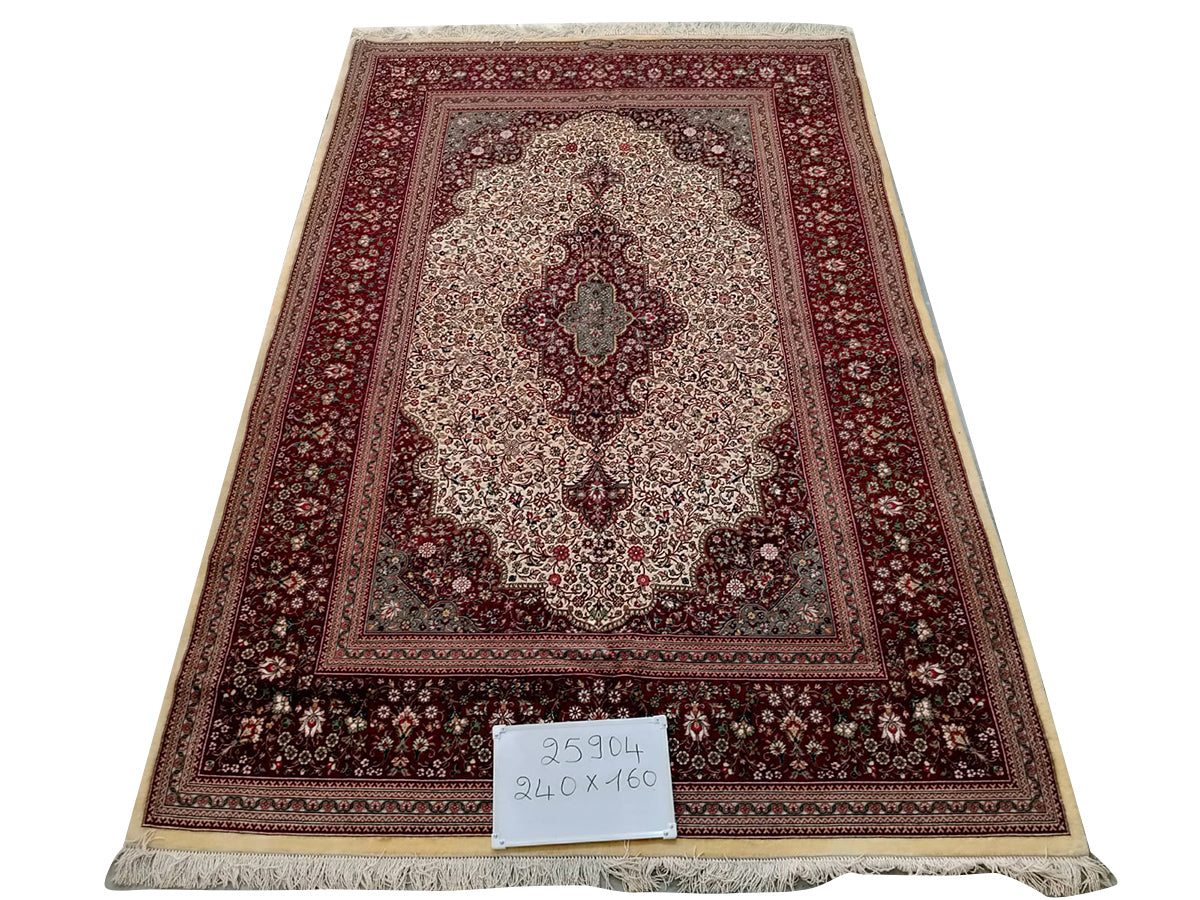 QOM PARDEH ON SILK