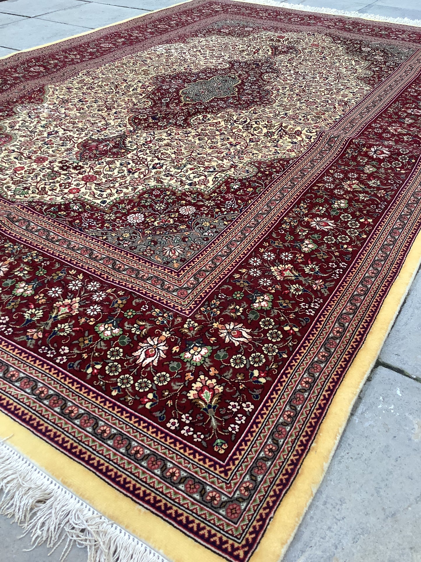 QOM PARDEH ON SILK
