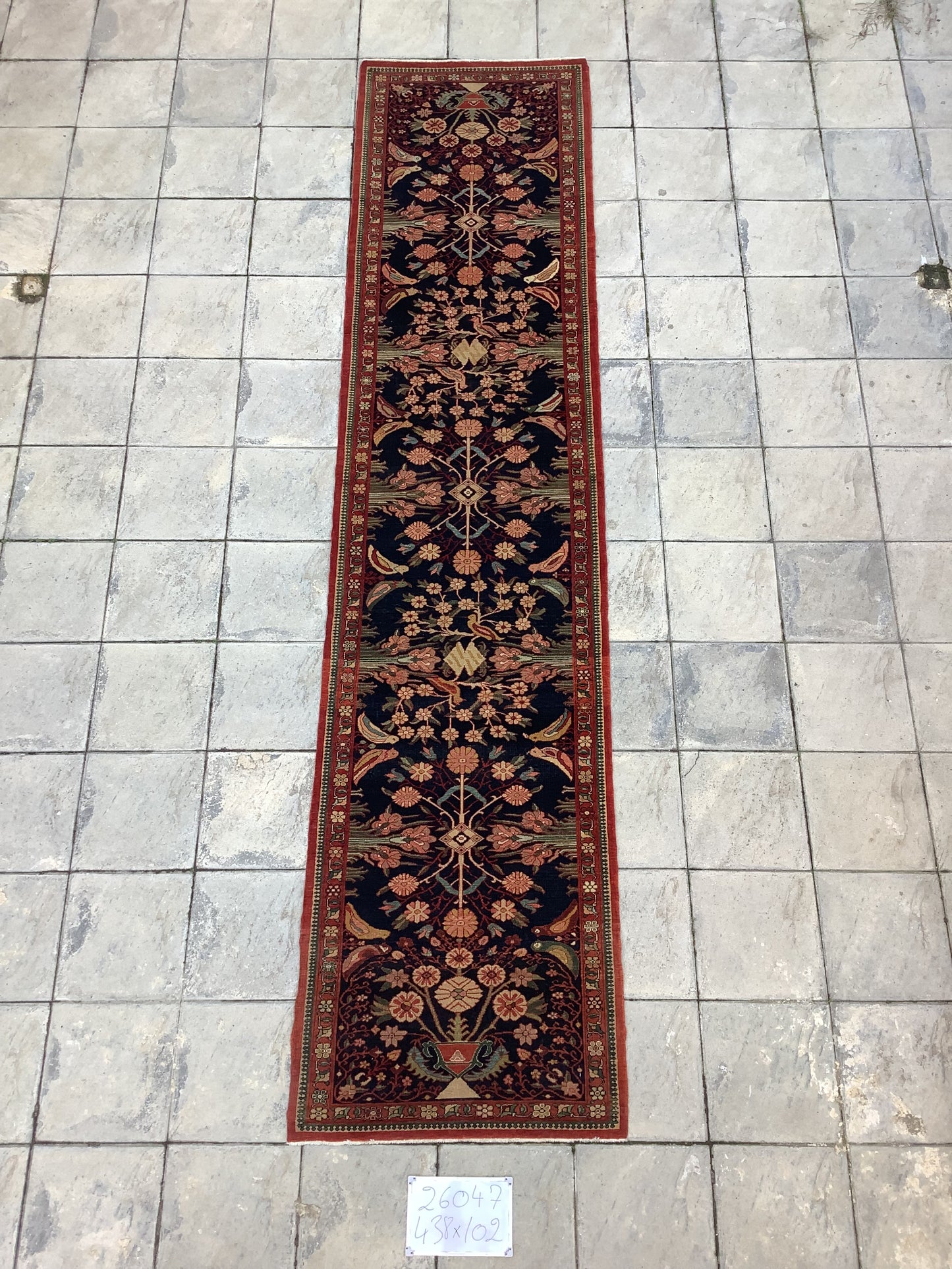 FINE FLORAL RUNNER