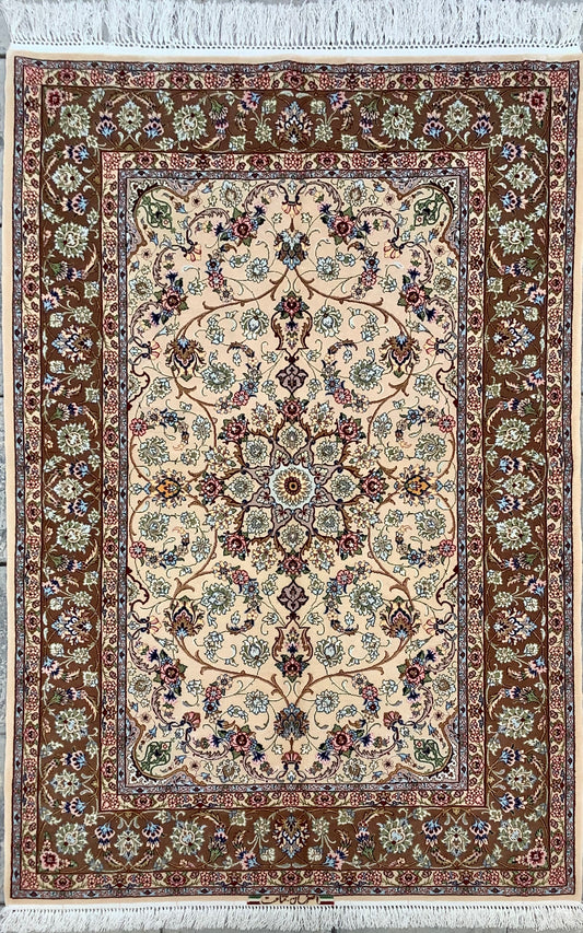 EARTHY SILKY ISFAHAN