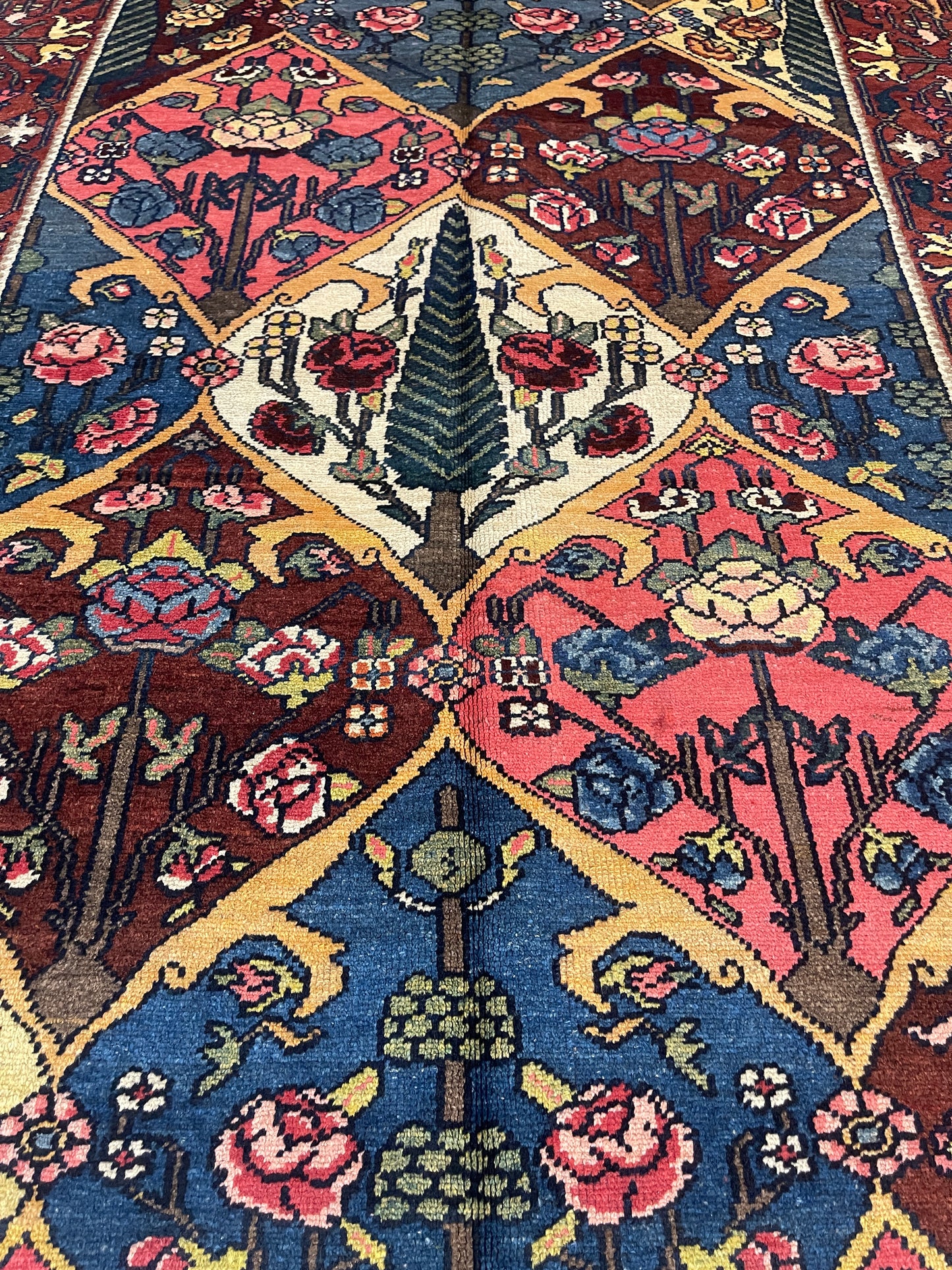 ANTIQUE BAKHTIARI GARDEN
