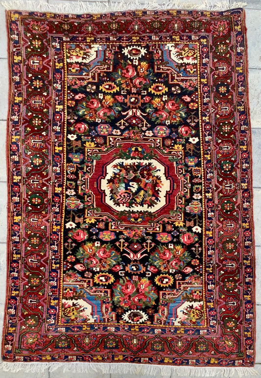 FLOWER POWER BAKHTIARI
