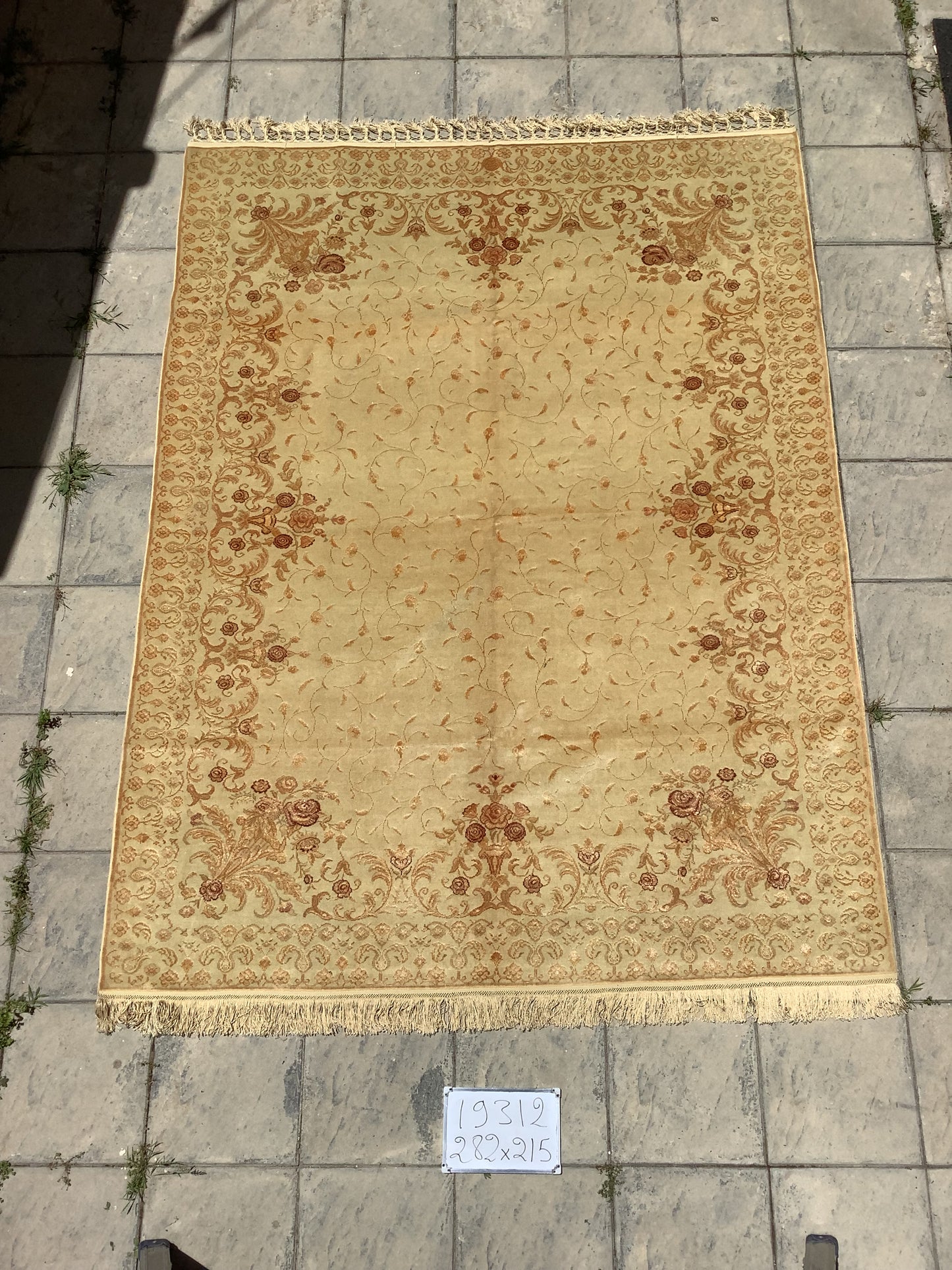 Pastel Ushak With Silk