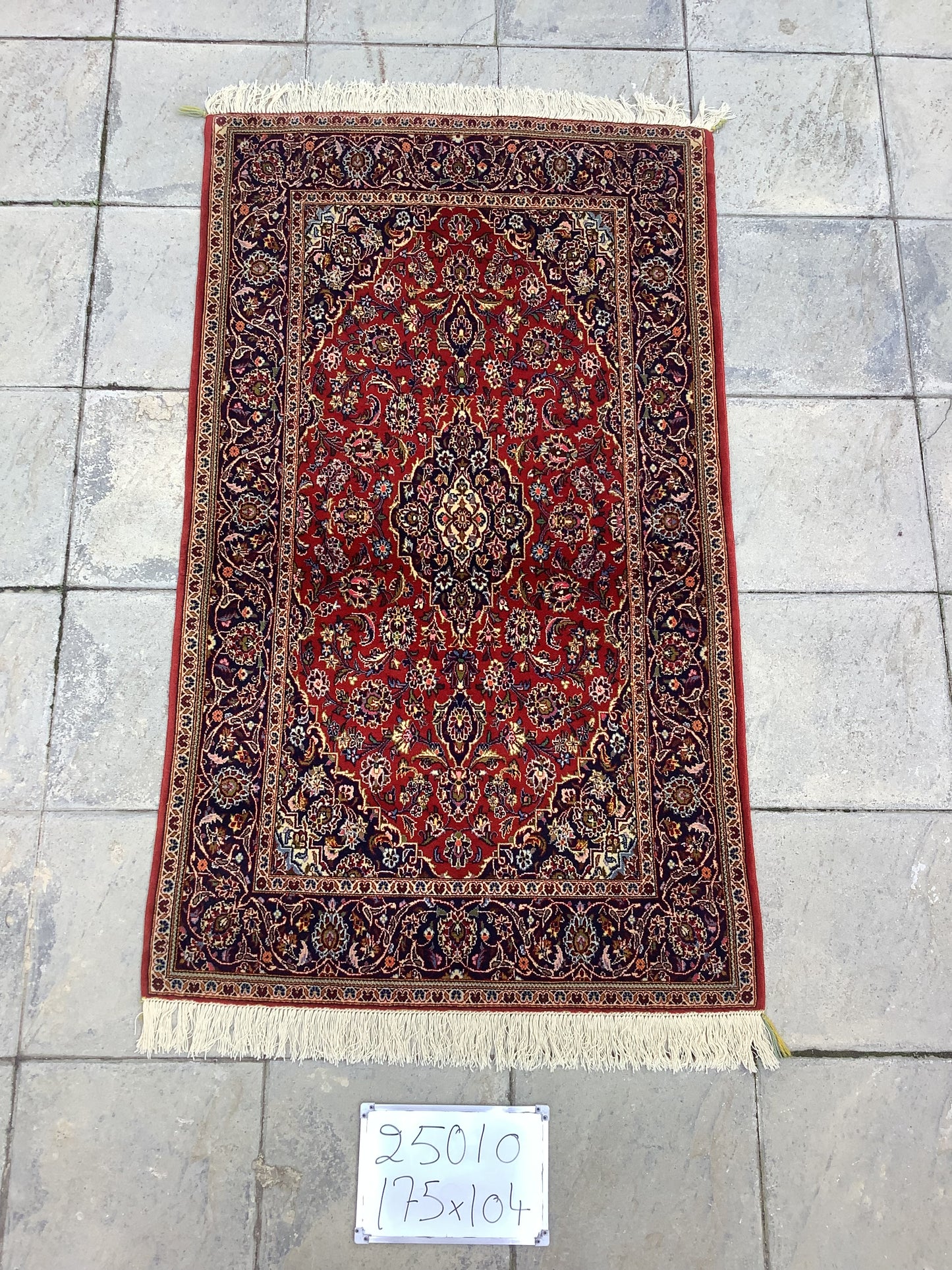 PETITE VINTAGE KASHAN