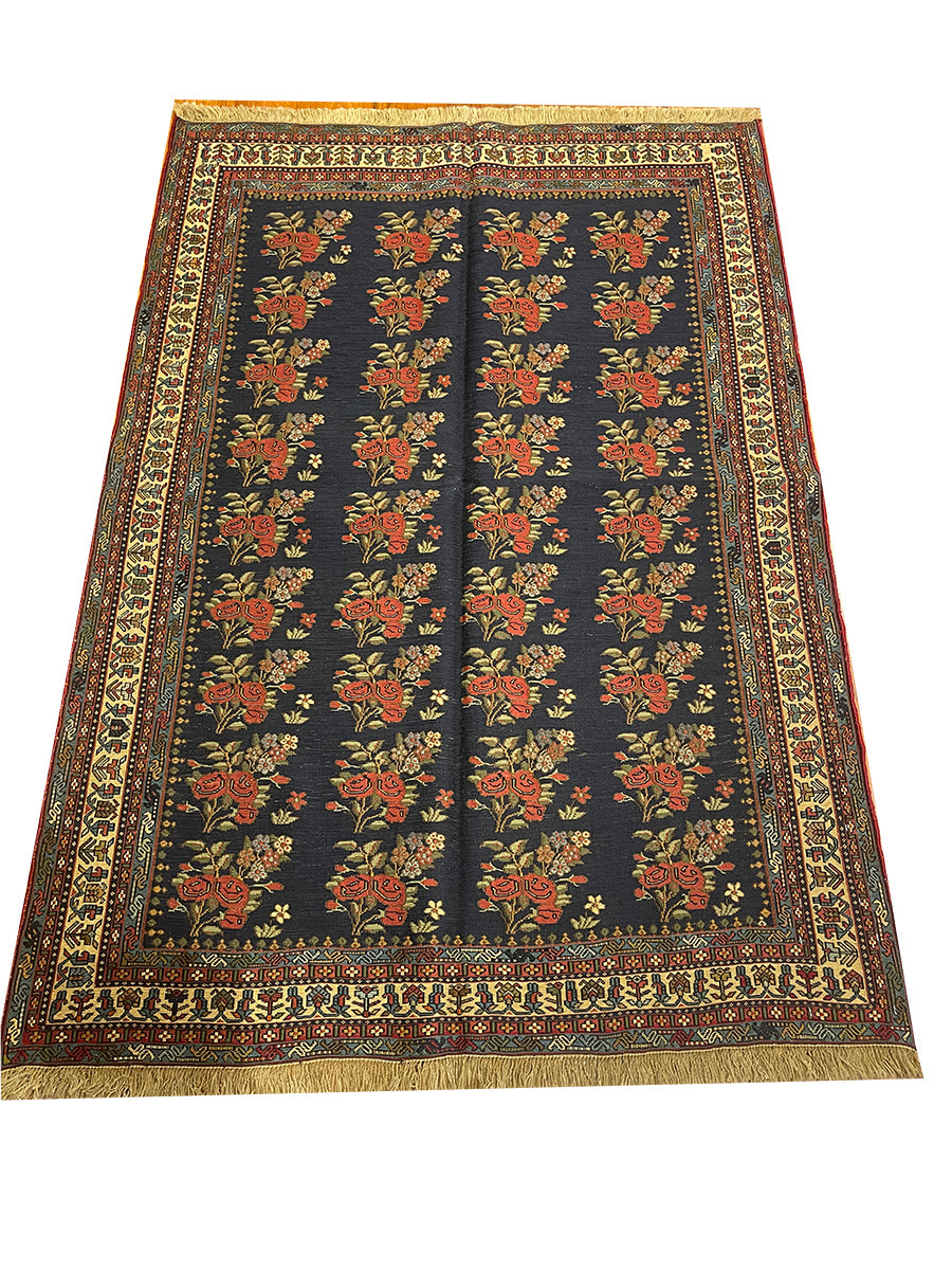 Gol Farang Suzani Kilim