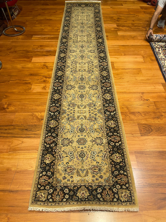 Champagne Kashmir Runner