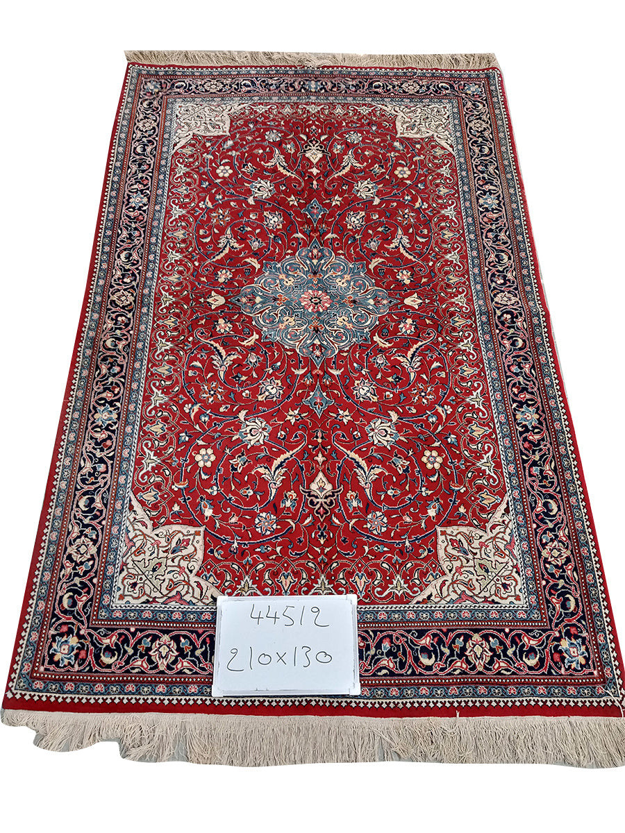 ANTIQUE EXTRA FINE CARPET
